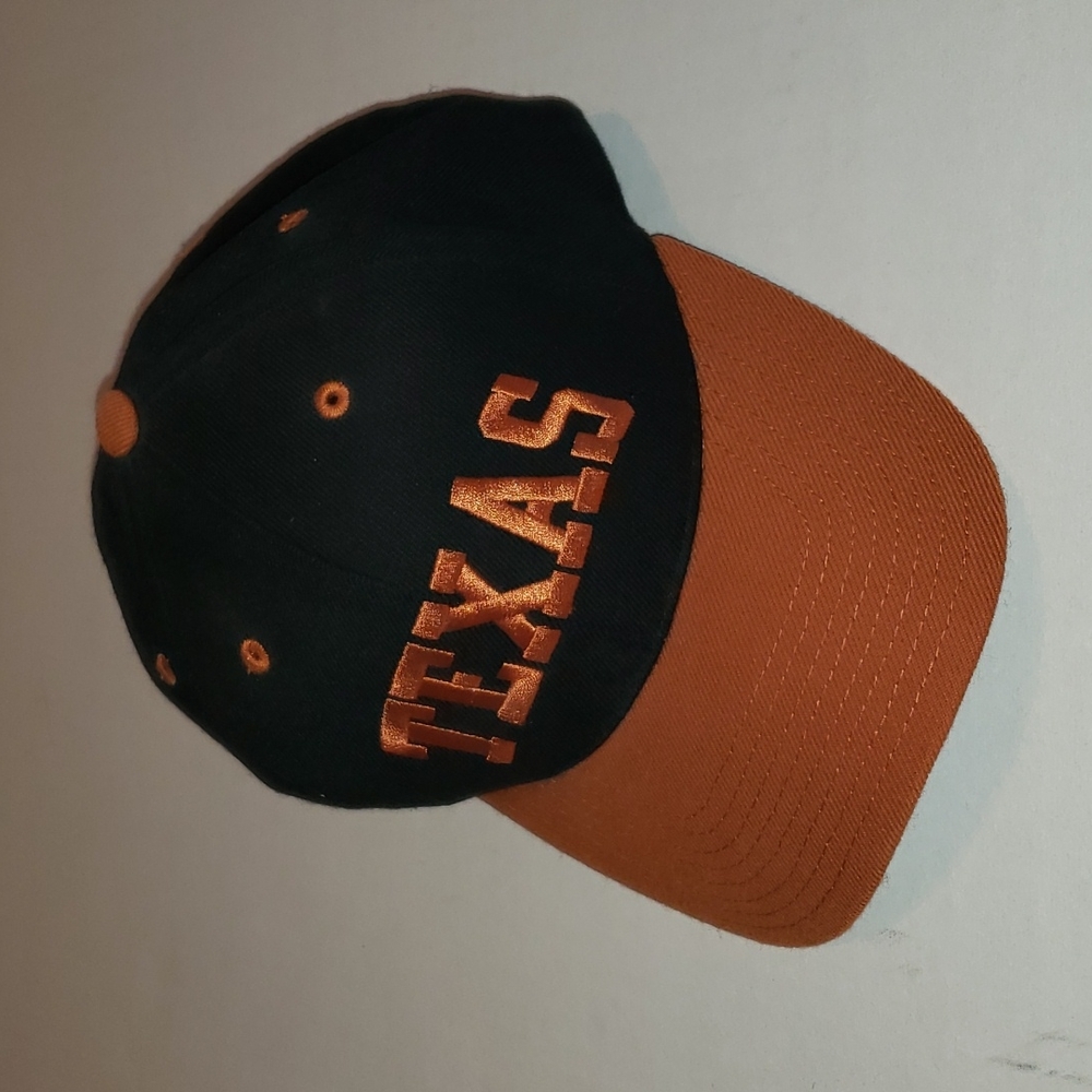 University of Texas Longhorns black embroidered ball cap